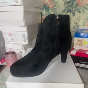 Size 10 woman’s shoes